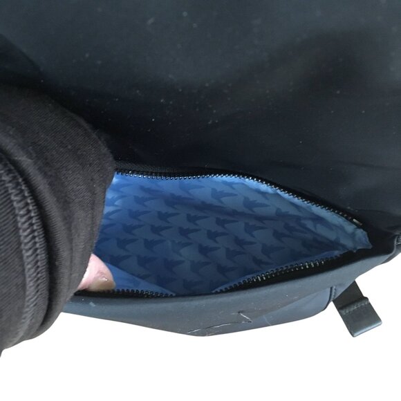 Lo & Sons The Beacon Black Nylon Laptop Travel Backpack Blue Interior Work Bag - Picture 16 of 16